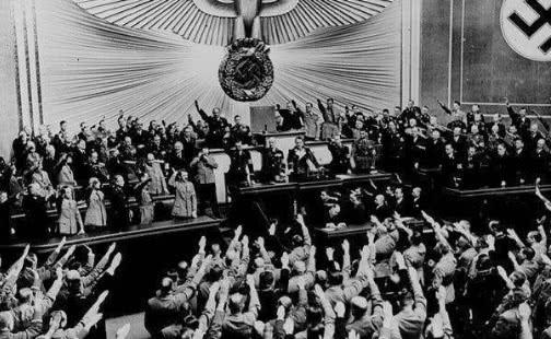 70多年前，希特勒曾下过一道命令，保障了一批人，感动另一批人